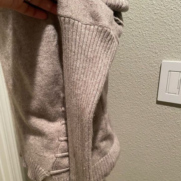 Tahari Women's Loose 2 Style Turtleneck Sweater Size S - Picture 4 of 8